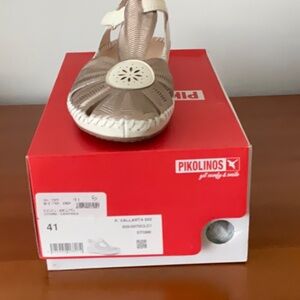 Pikolinos Beige and White Sandals